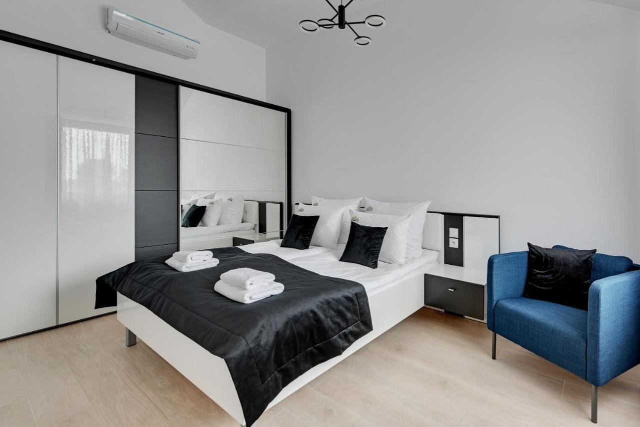 Waterlane Riverside - Spa, Pool, Gym & Parking By Downtown Apartments Гданьск Экстерьер фото